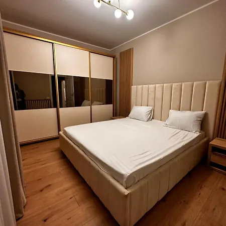 Apartment Cu Piscina